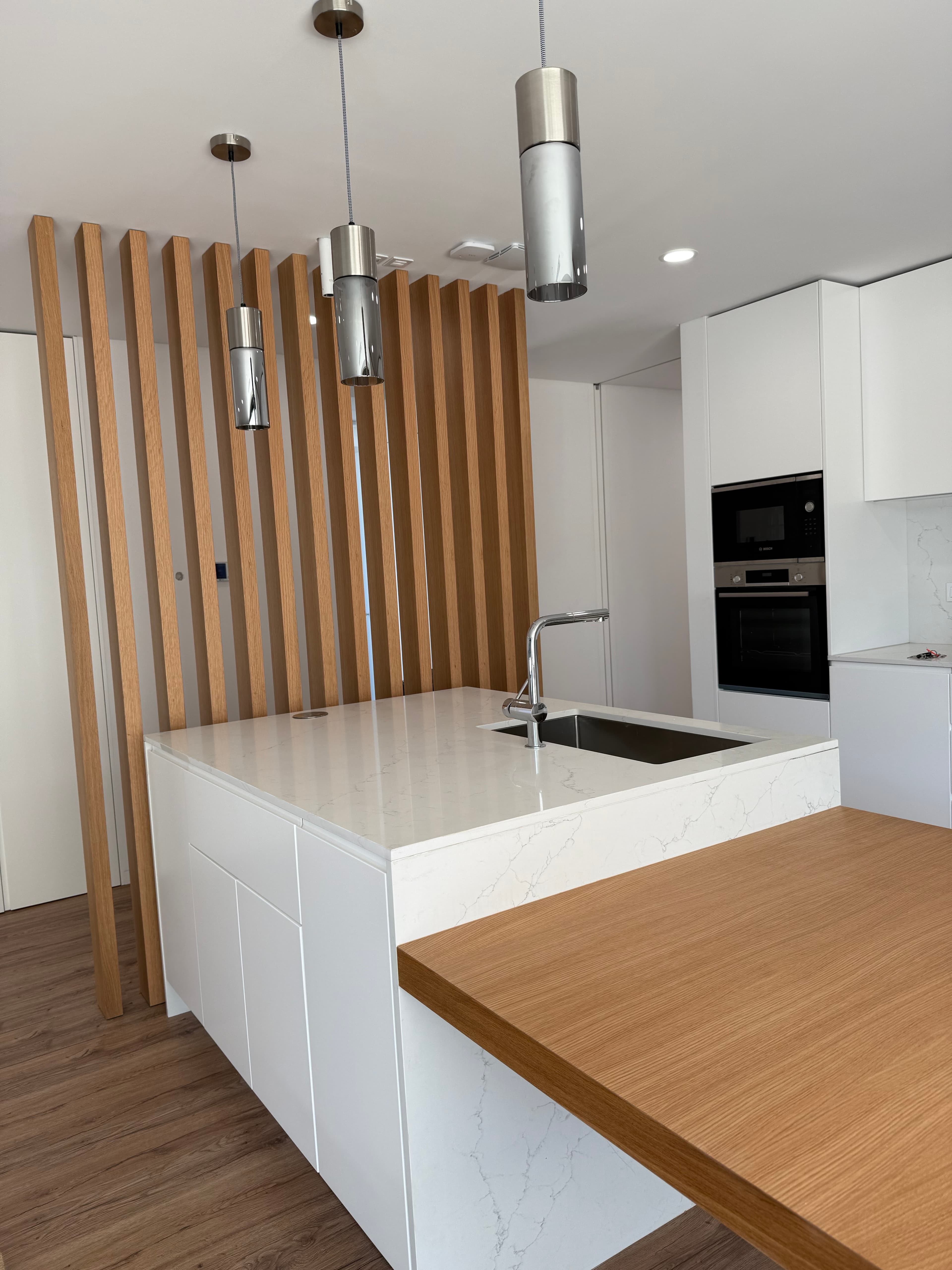 Cozinha lacada a branco mate RAL 9010